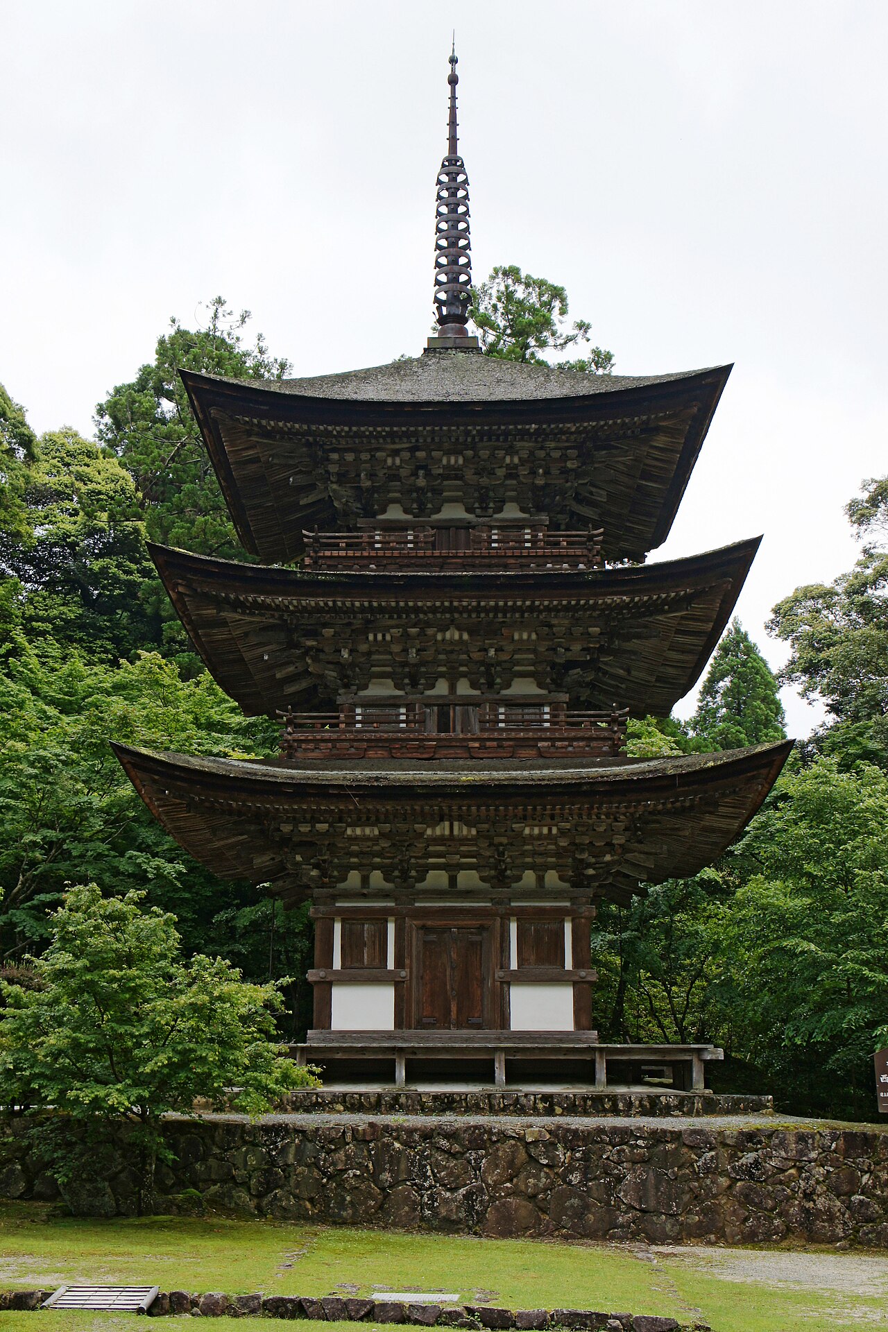 西明寺三重塔の画像