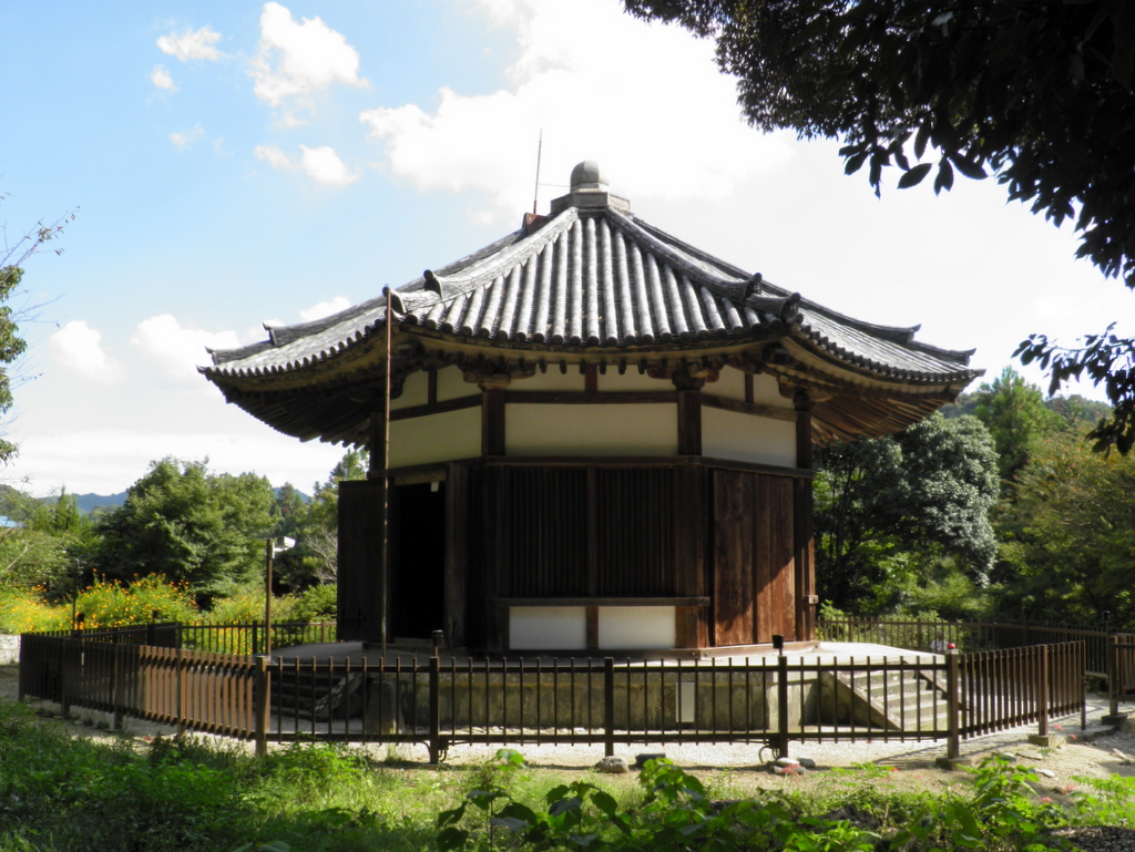 榮山寺八角堂の画像