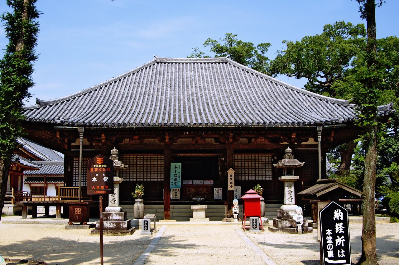 本山寺本堂の画像