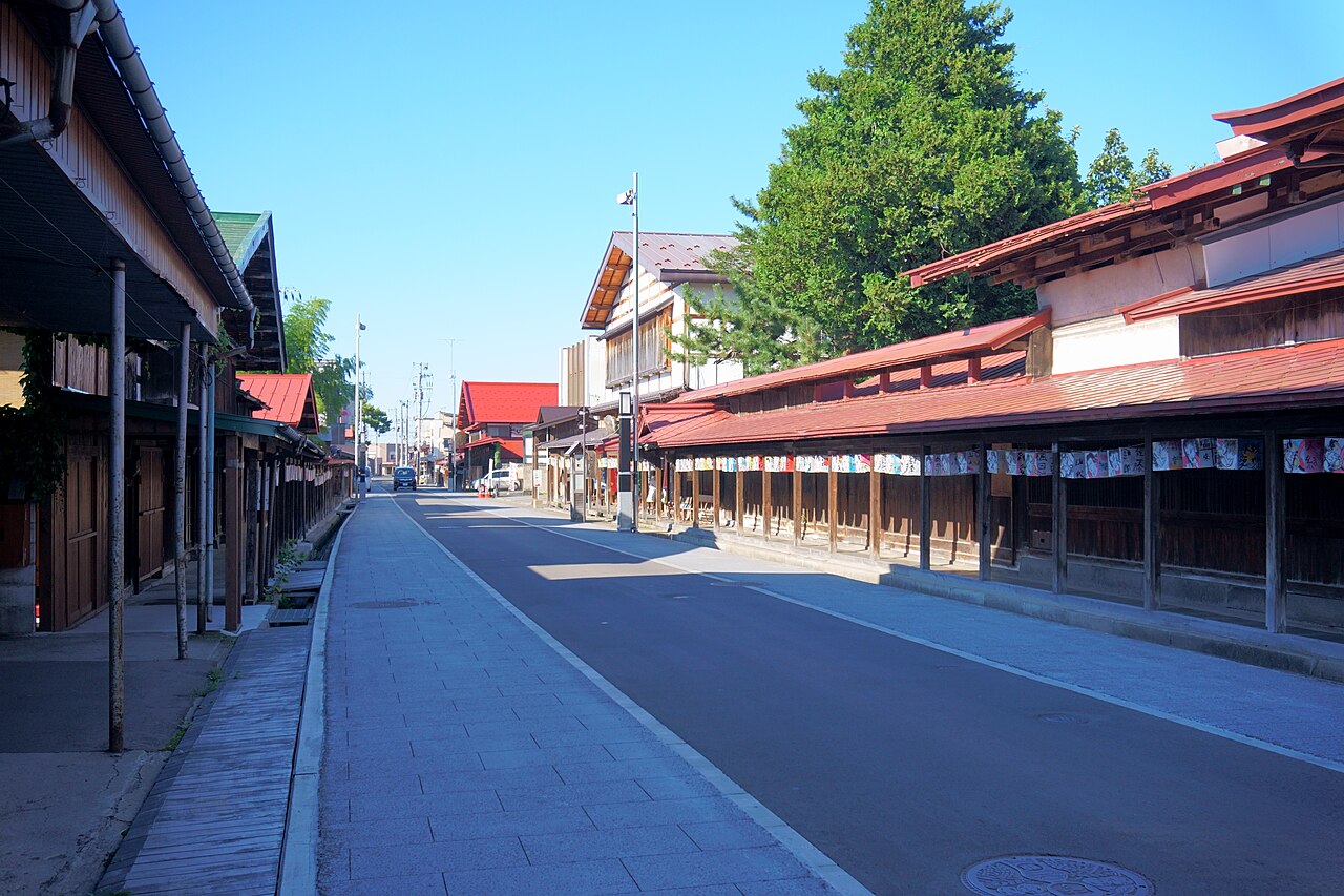 黒石市中町の画像