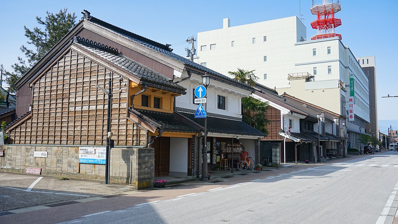 高岡市山町筋の画像