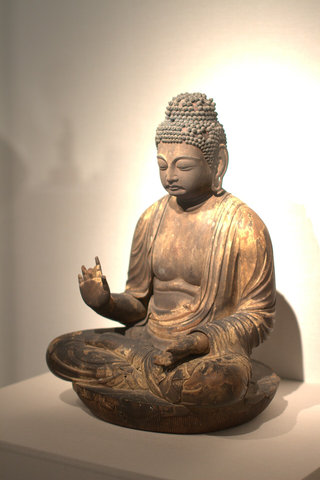 木造薬師如来坐像の画像