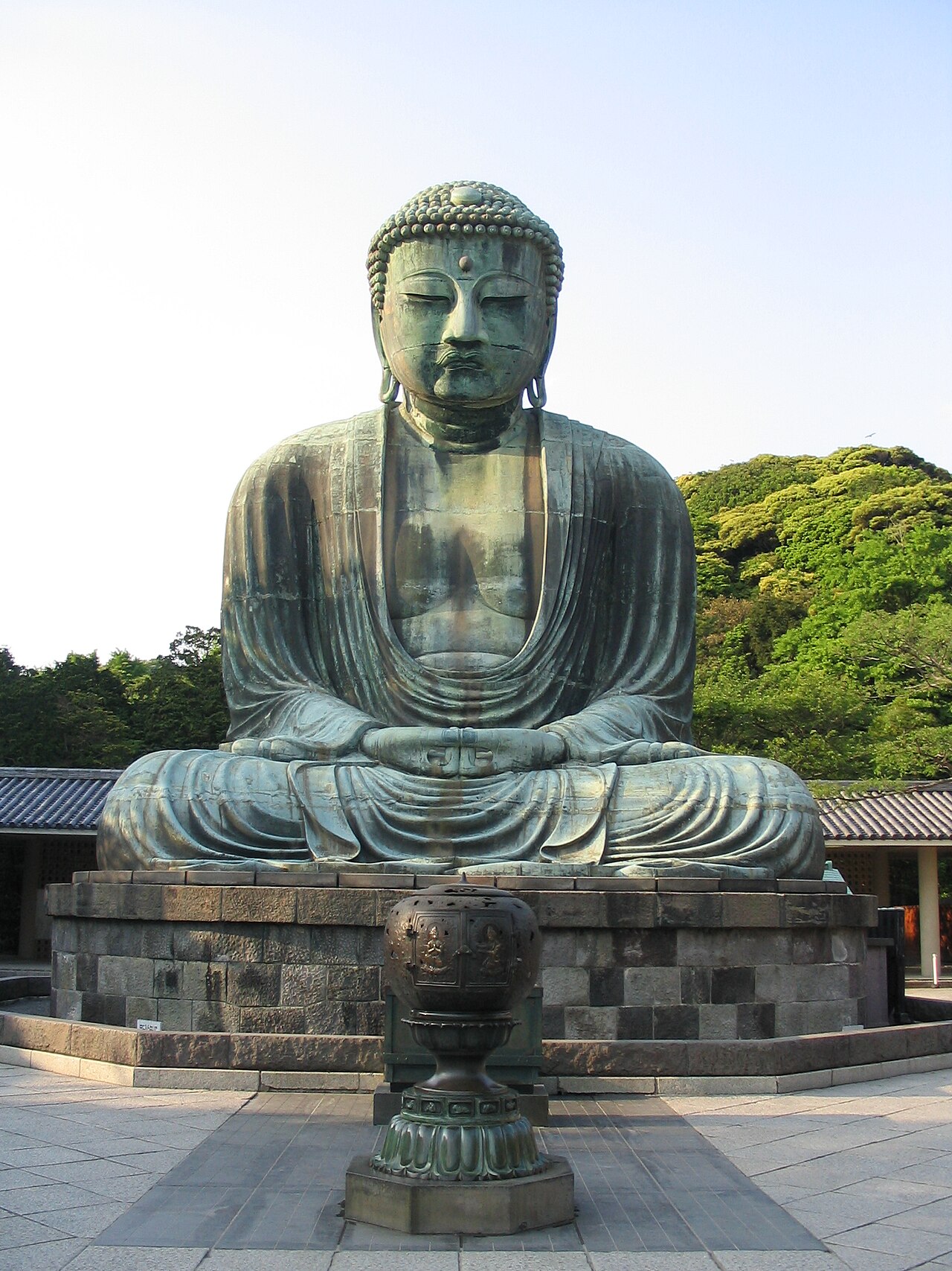 銅造阿弥陀如来坐像の画像