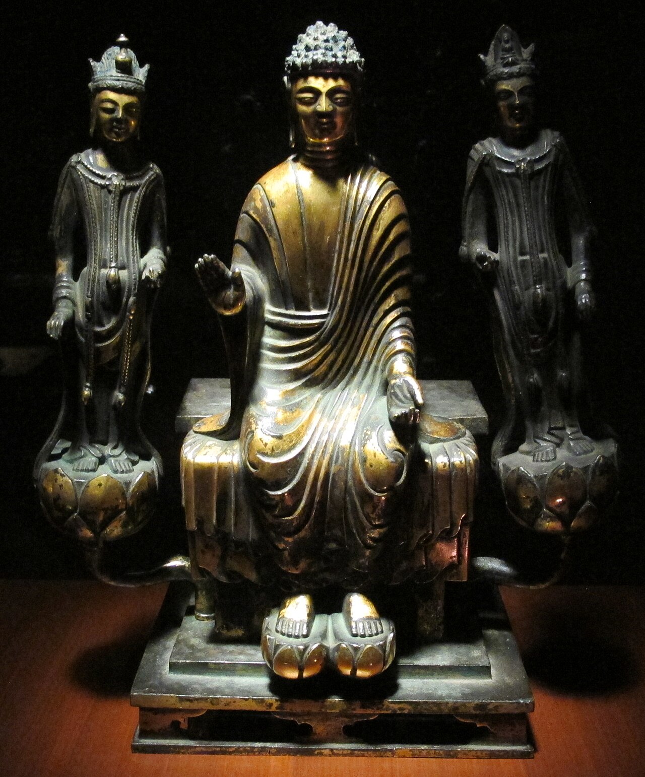 銅造阿弥陀如来及両脇侍像(法隆寺献納)の画像