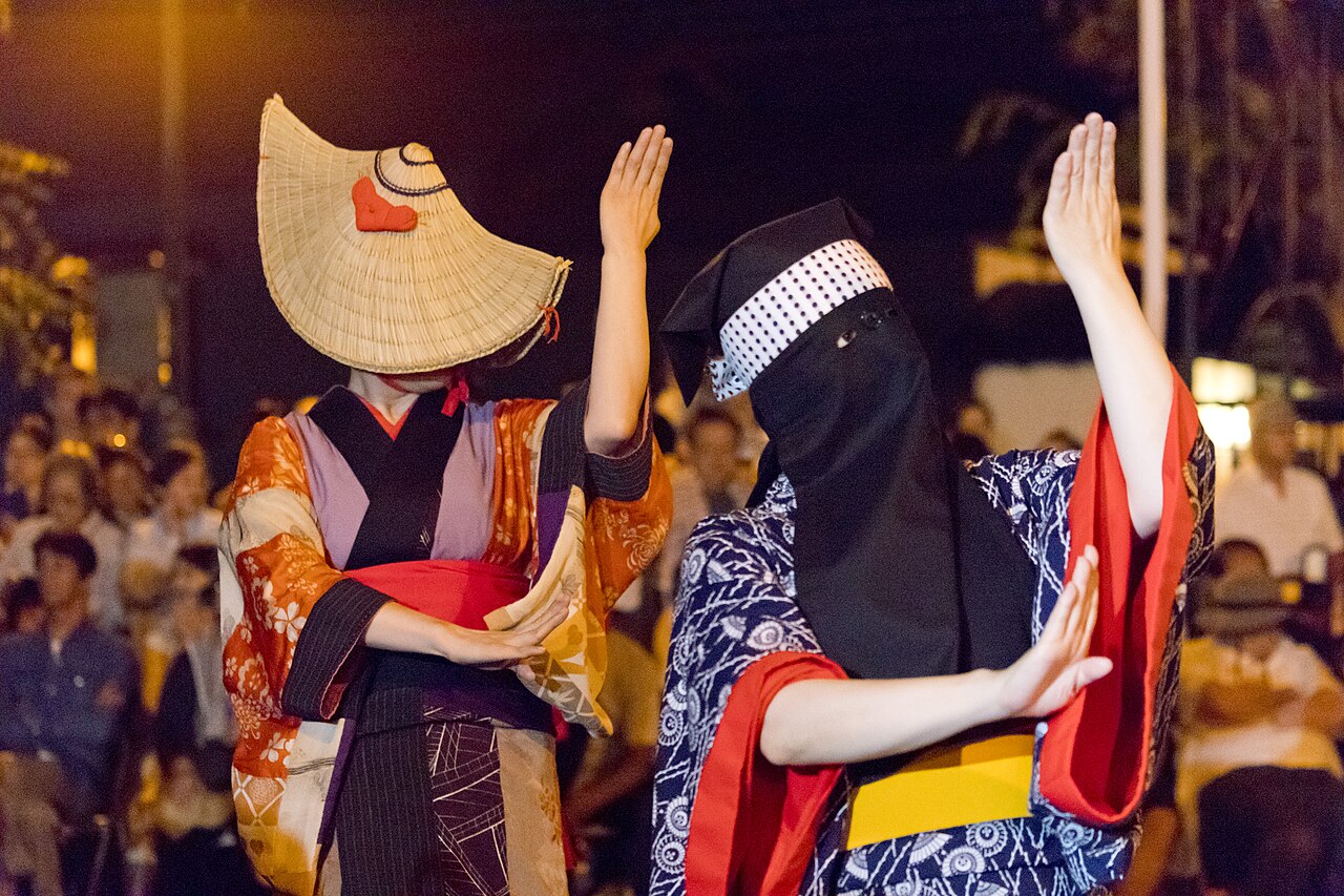 西馬音内の盆踊の画像