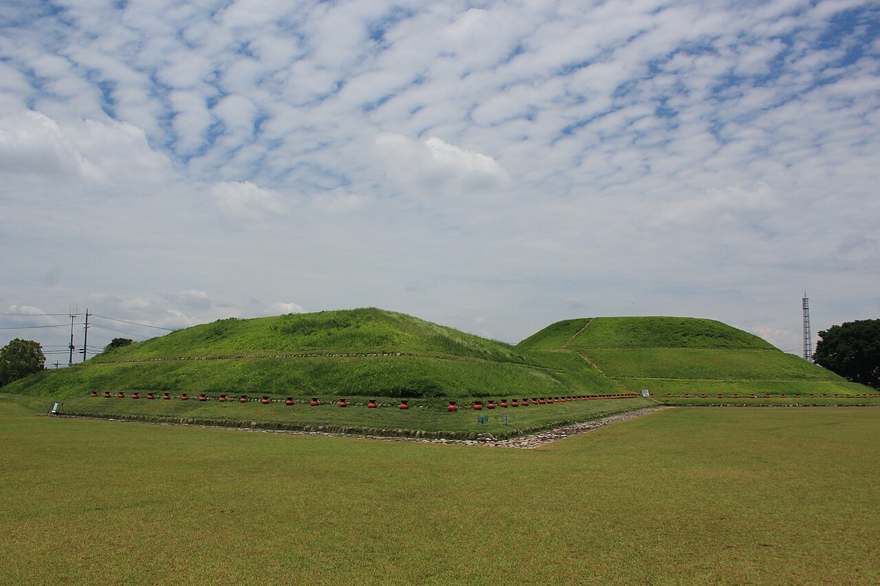 青塚古墳の画像
