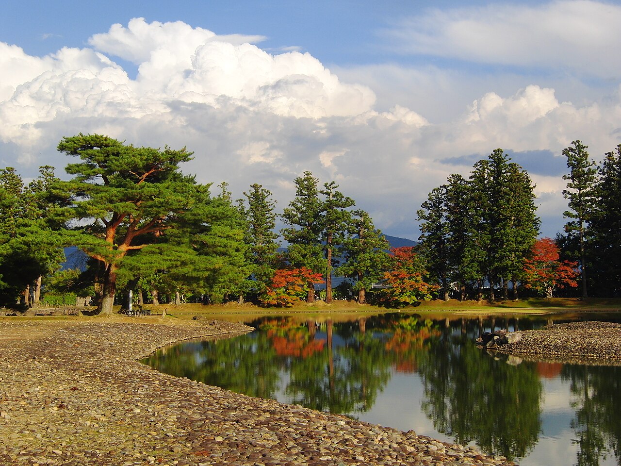 毛越寺庭園の画像