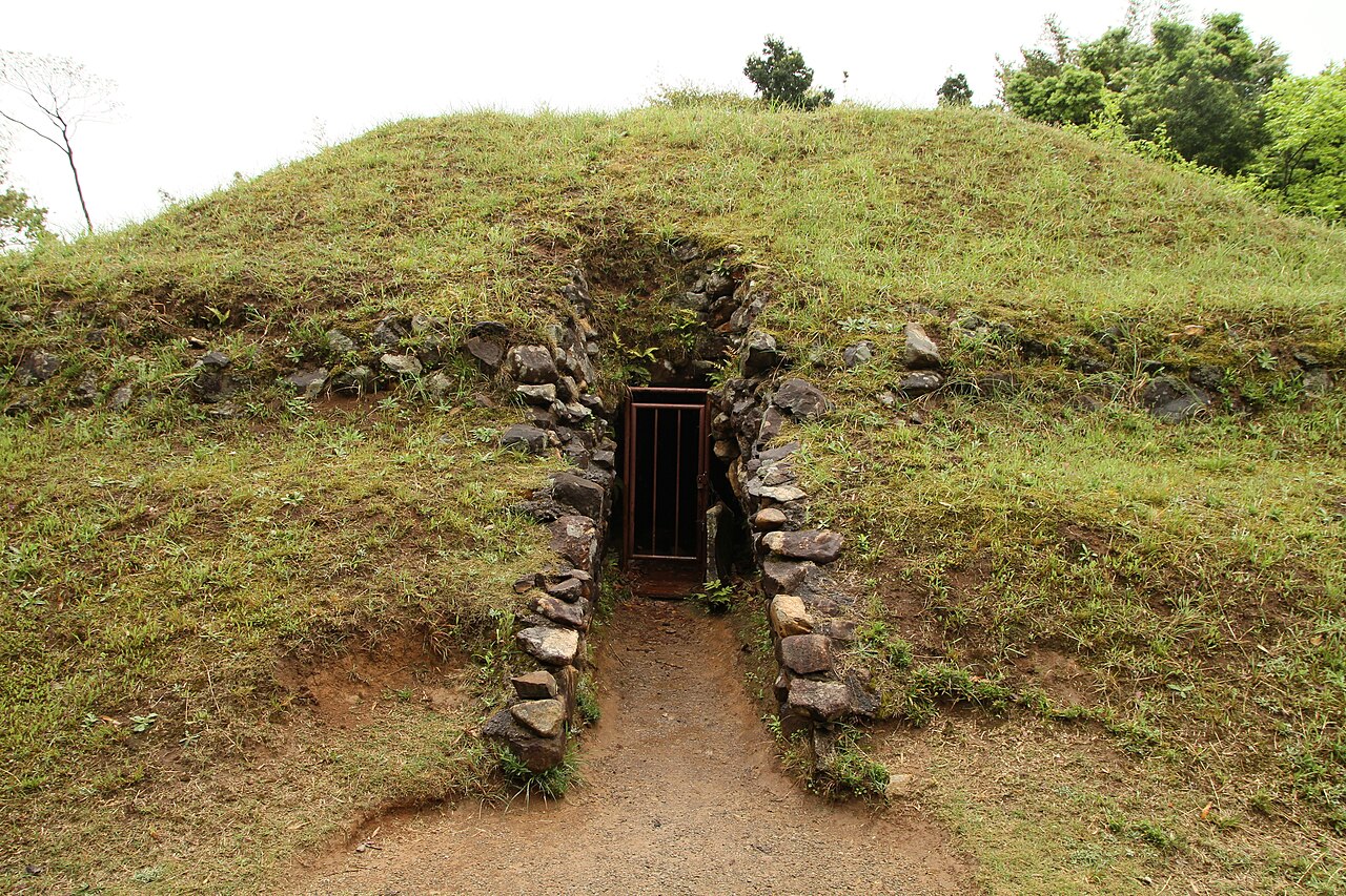 岡田山古墳の画像