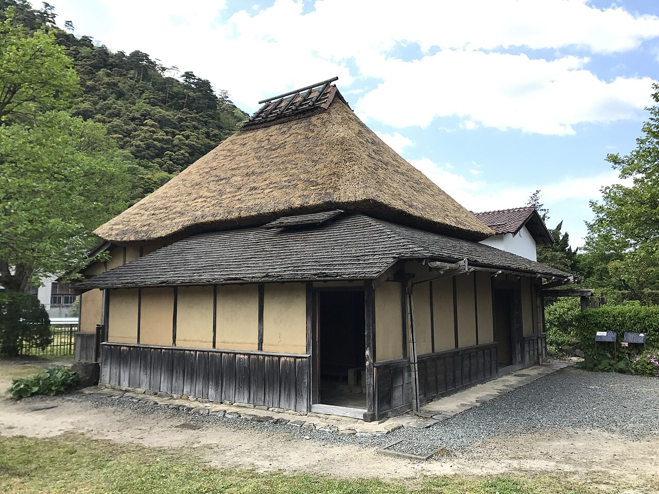 西周旧居の画像