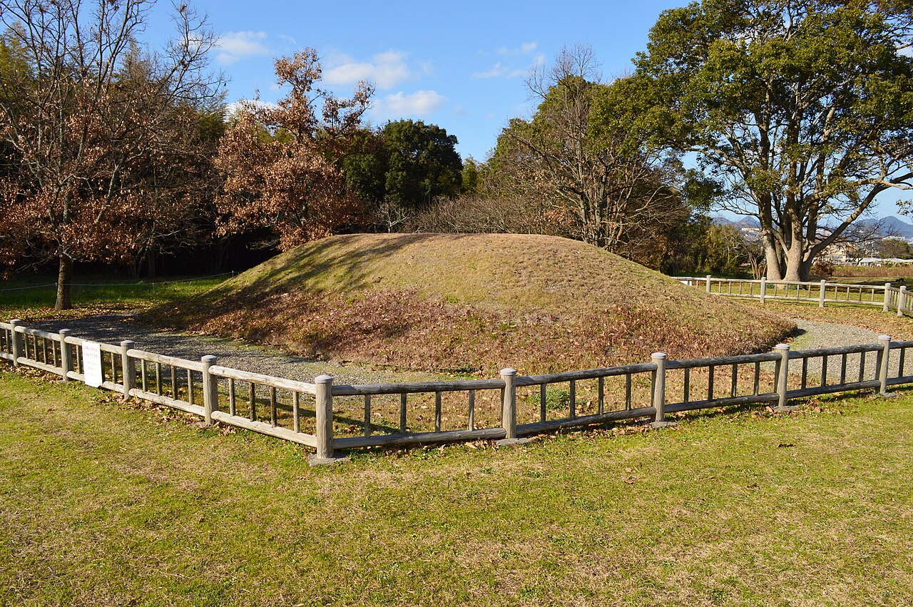 曽根遺跡群
平原遺跡
ワレ塚古墳
銭瓶塚古墳
狐塚古墳の画像