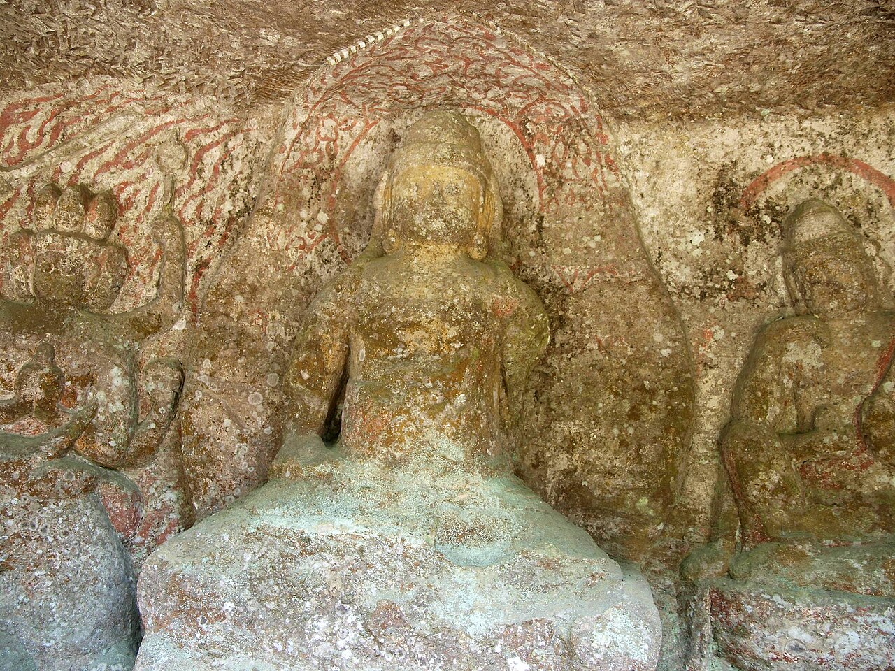 高瀬石仏の画像