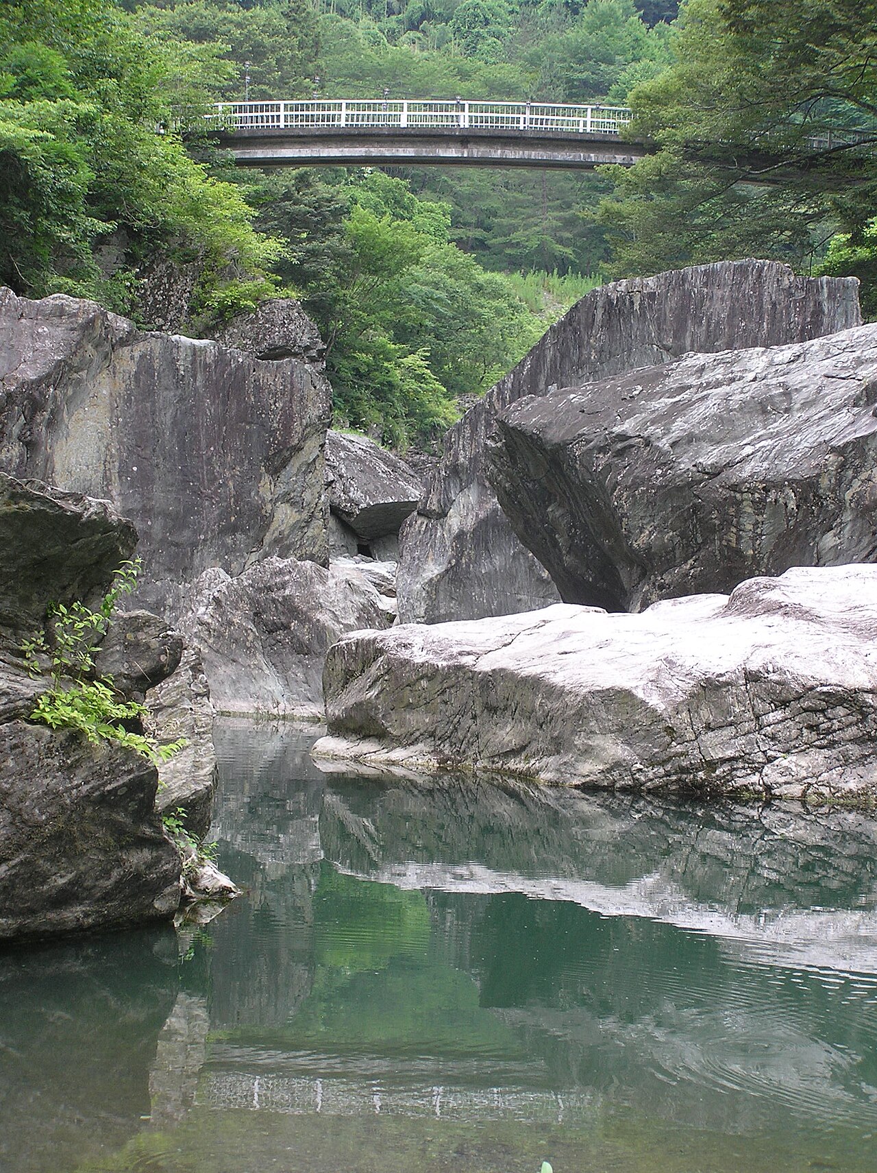 三波石峡の画像