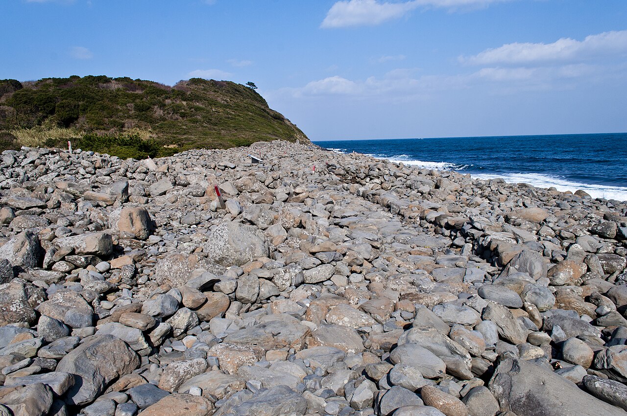 相島積石塚群の画像