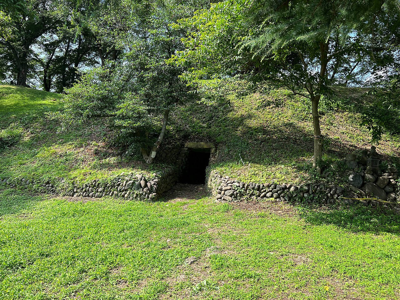 観音塚古墳の画像
