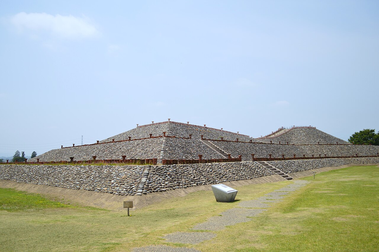 保渡田古墳群の画像