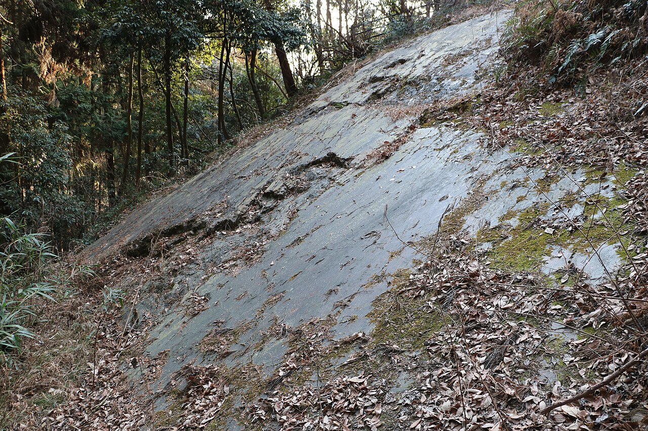 御岳の鏡岩の画像
